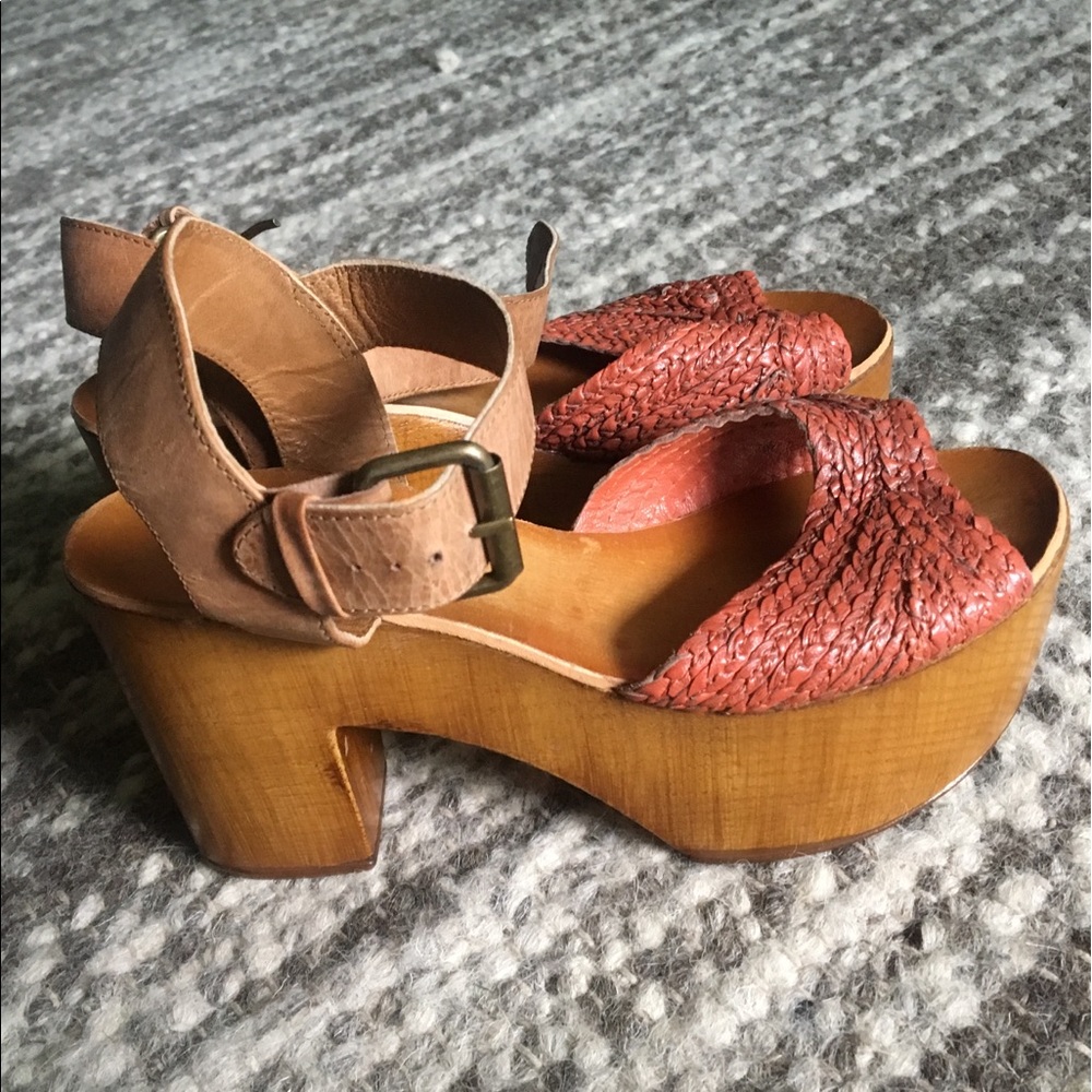 Mia Clog Sandals